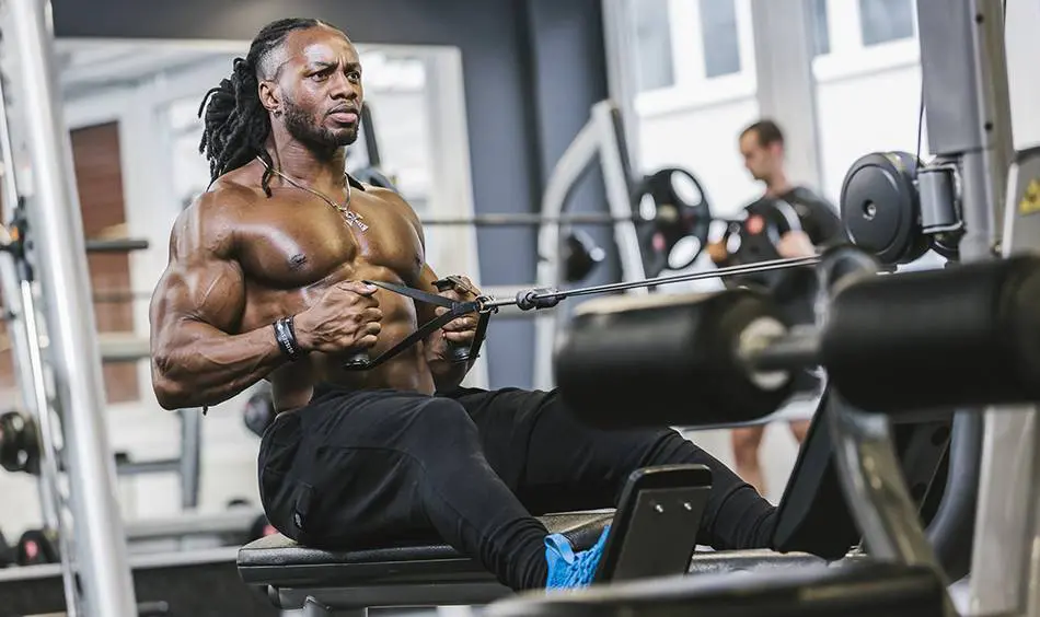 Rudern im Sitzen am Kabelzug Rudern im Sitzen am Kabelzug